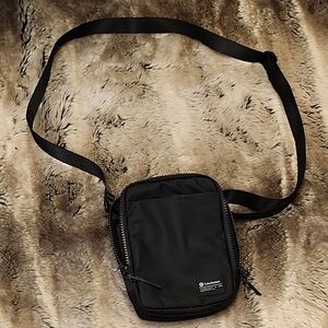 Lululemon Easy Access Crossbody bag